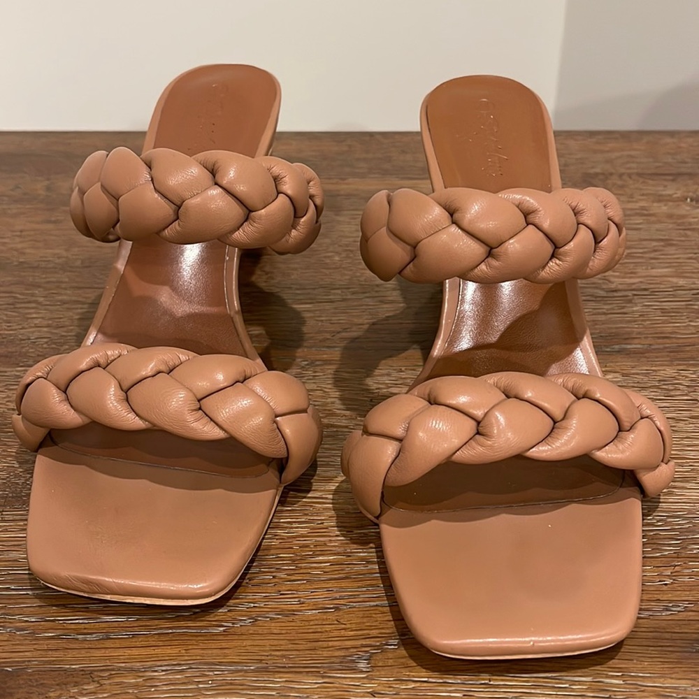 Mule sandals